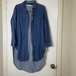 Vibrant Long blue denim button down tunic shirt size small/medium
